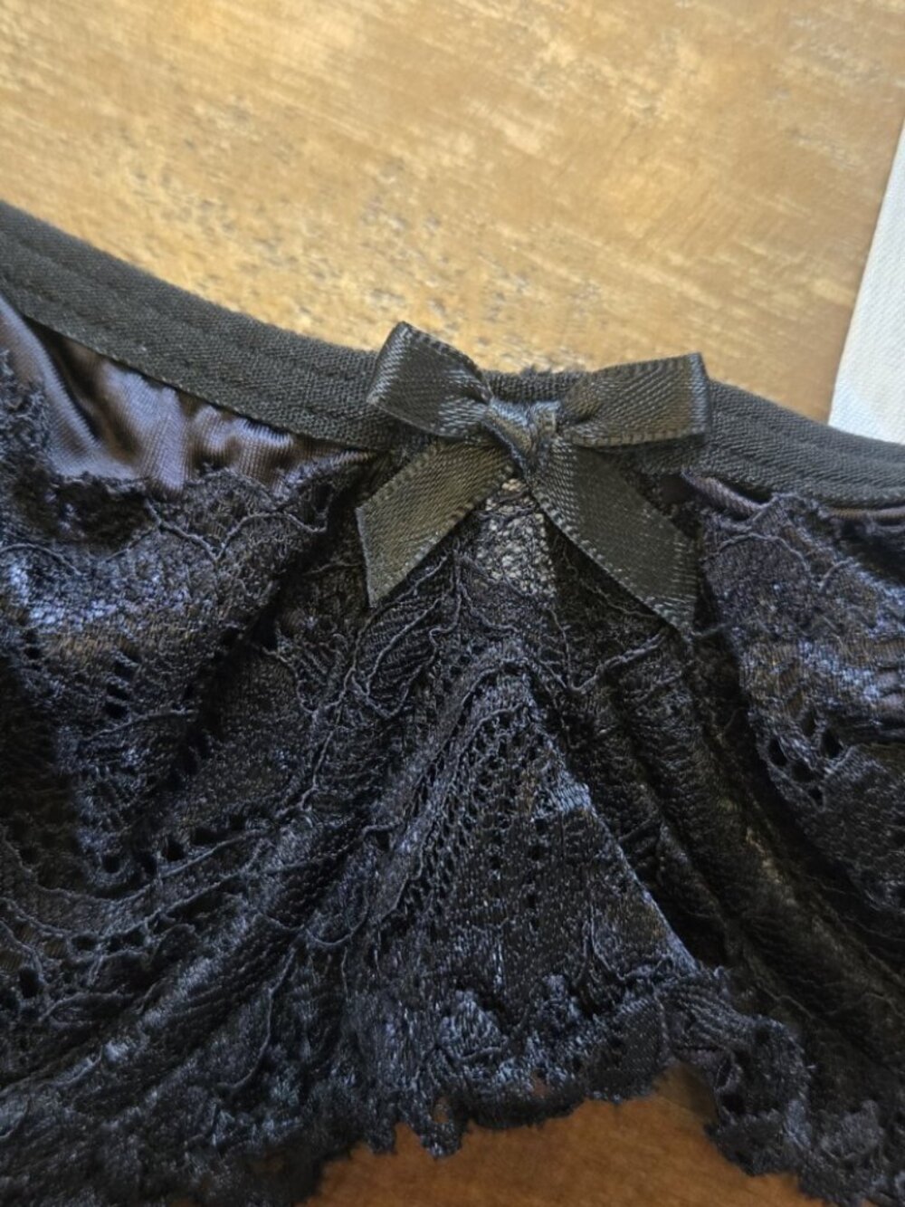 Black Satin Lace Unlined Underwire Bra Small Petite 26.5” Band NWT A B C - Picture 4 of 7